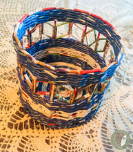 Заредете изображение във визуализатора на галерията – Панер Плетен Тръбички от Хартия #6