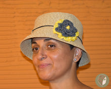 Заредете изображение във визуализатора на галерията – Шнола-Брошка Плетени Цветя #2
