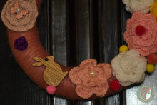 Заредете изображение във визуализатора на галерията – &quot;Розова Феерия&quot; ретени Цветя Великденски Венец L
