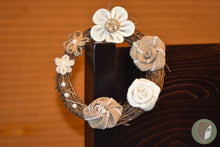 Заредете изображение във визуализатора на галерията – &quot;Мляко с Какао&quot; Великденски Венец М
