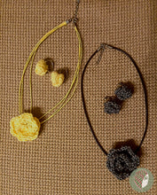 Заредете изображение във визуализатора на галерията – Издание &quot;Сребърно Цвете&quot;  Комплект Колие + Обеци Плетени
