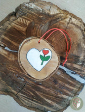 Заредете изображение във визуализатора на галерията – Дървена Рисувана Плочка Кръг S #8
